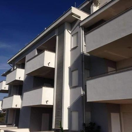 Islando 3 Apartment Novalja Bagian luar foto