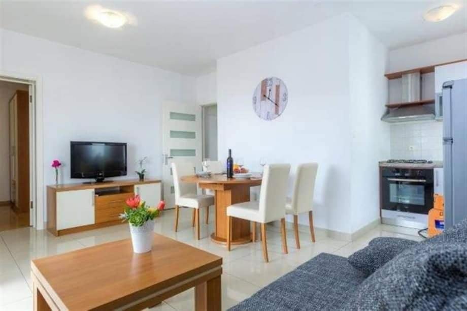 Islando 3 Apartment Novalja Bagian luar foto