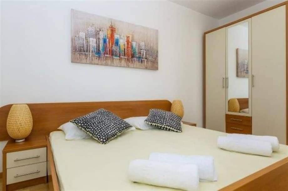 Islando 3 Apartment Novalja Bagian luar foto