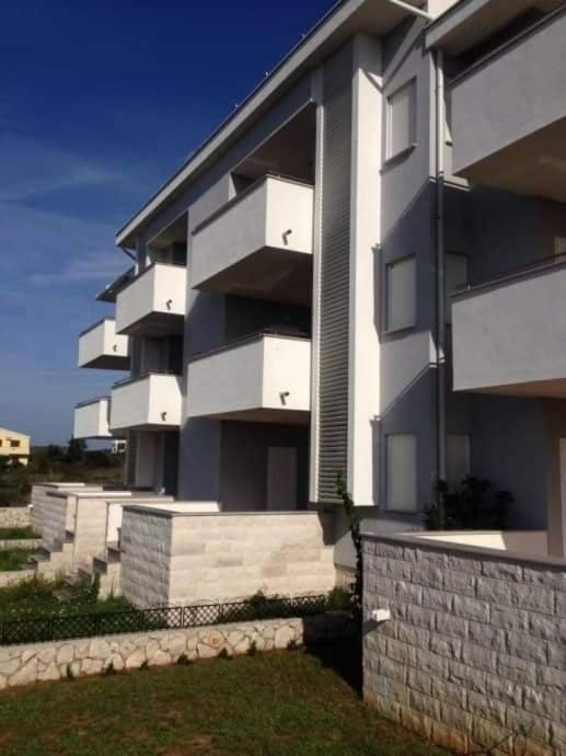 Islando 3 Apartment Novalja Bagian luar foto