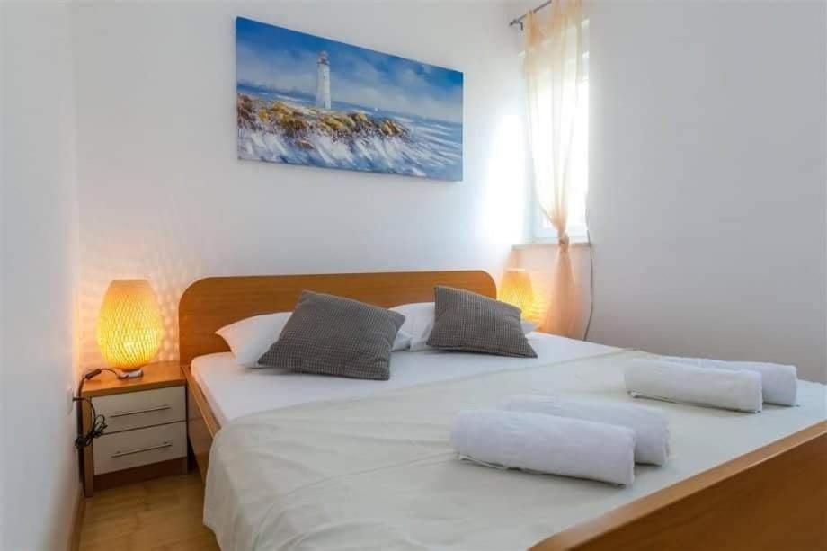 Islando 3 Apartment Novalja Bagian luar foto